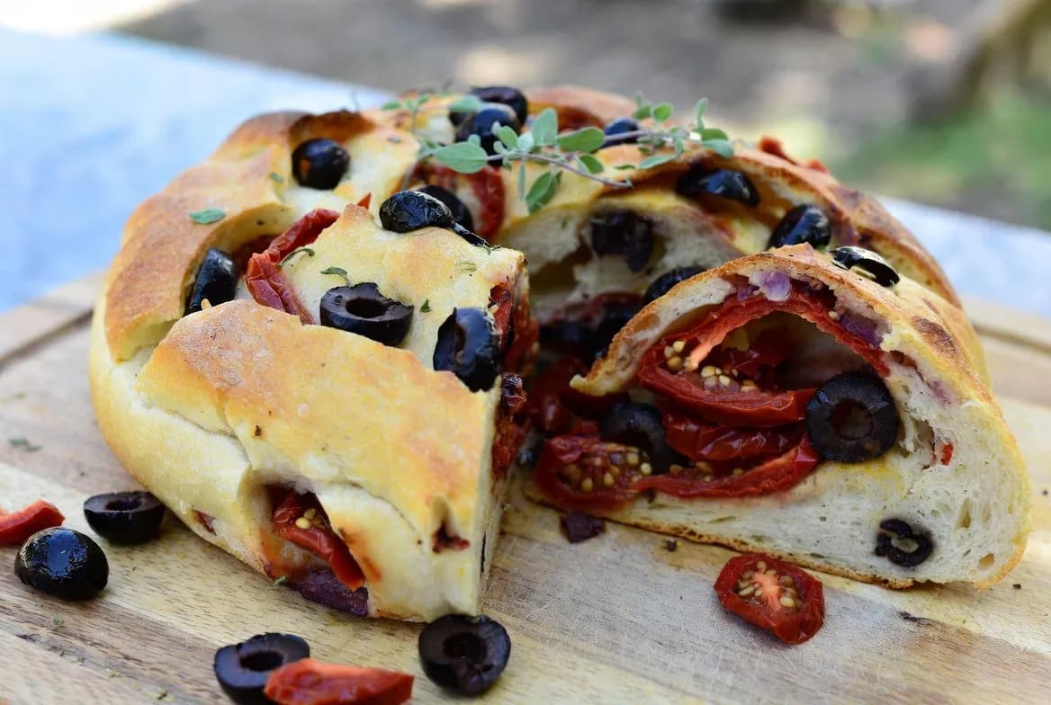 Recette Pain méditerranéen olives-tomates – plat principal