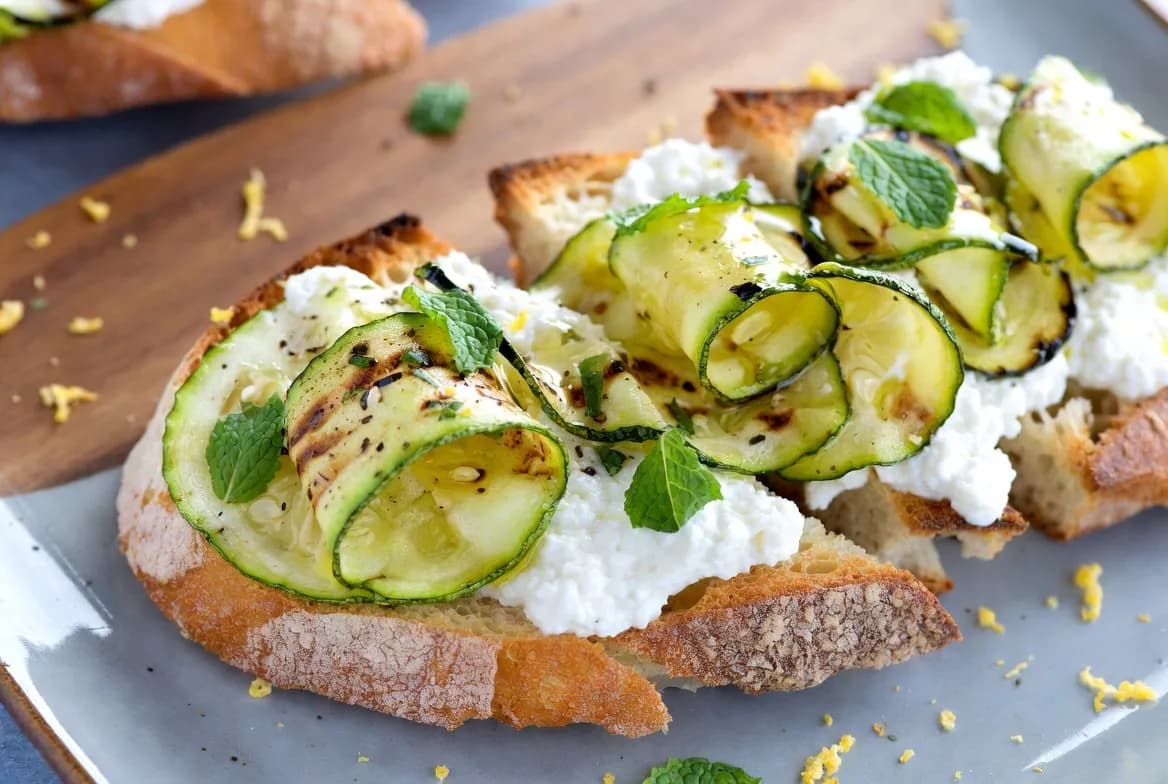 Recette Tartine ricotta-courgette grillée – plat principal