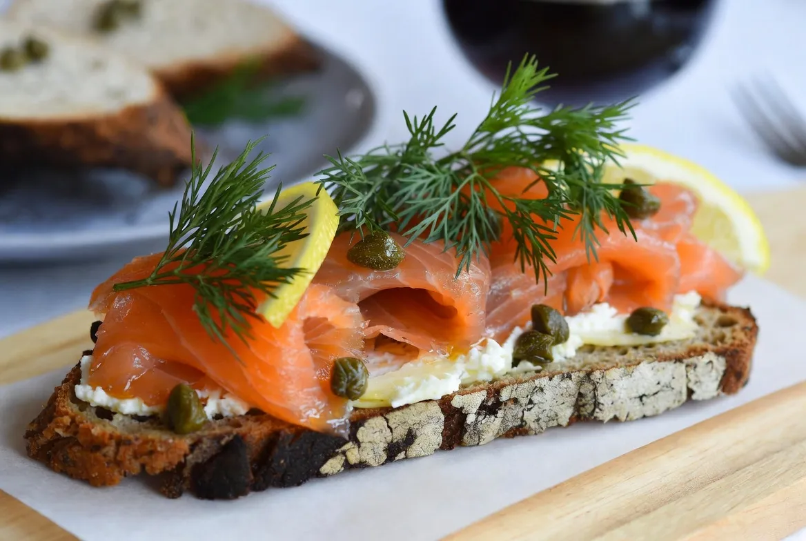 Recette Tartines saumon fumé et aneth – plat principal